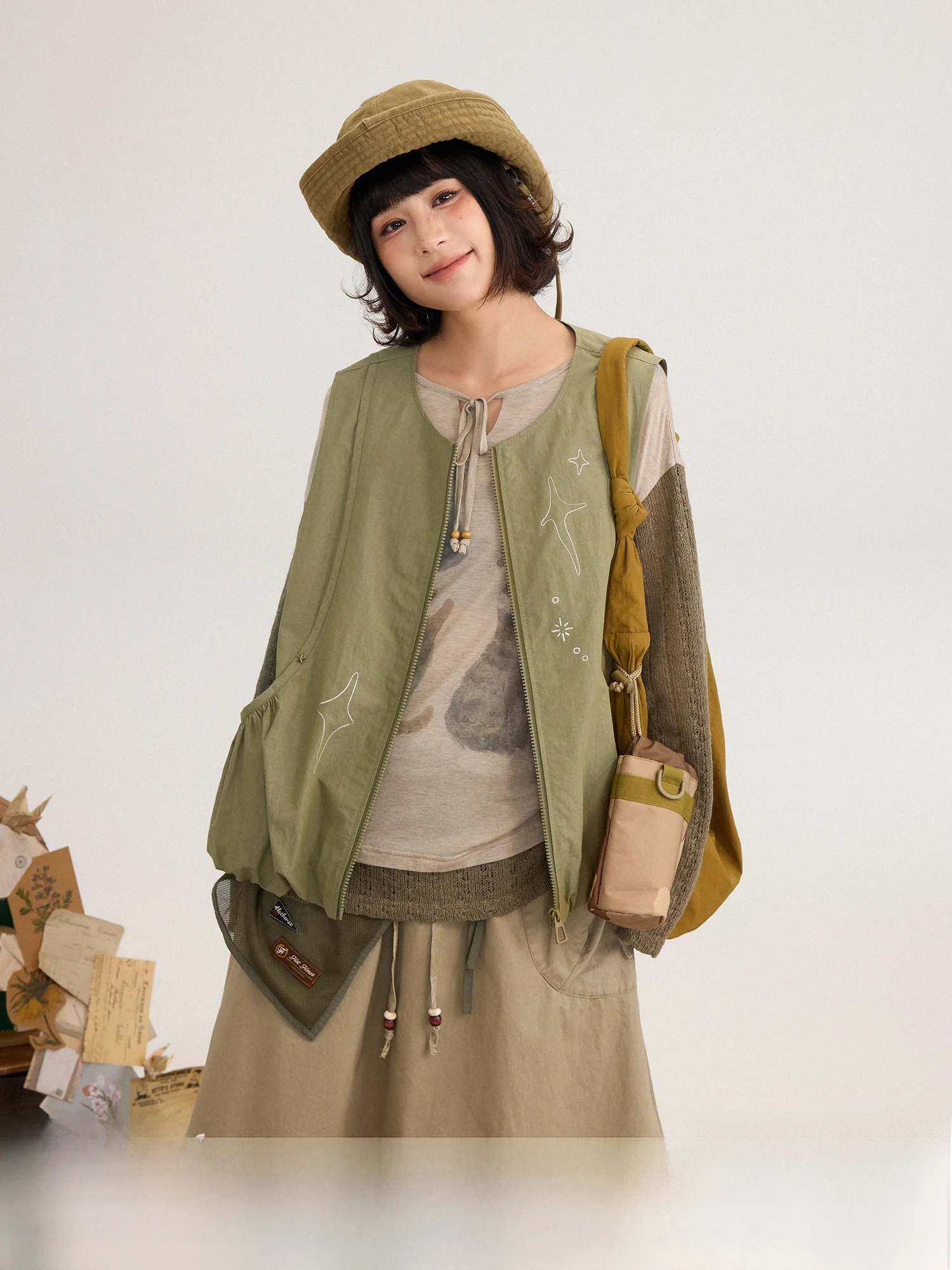 Loose Fit Star Print Original Casual Vest Spring Fashion for Women Cotton Polyester Blend Printed Outerwear Light Weight
Loose Fit Star Print Original Casual Vest Spring Fashion for Women Cotton Polyester Blend Printed Outerwear Light Weight