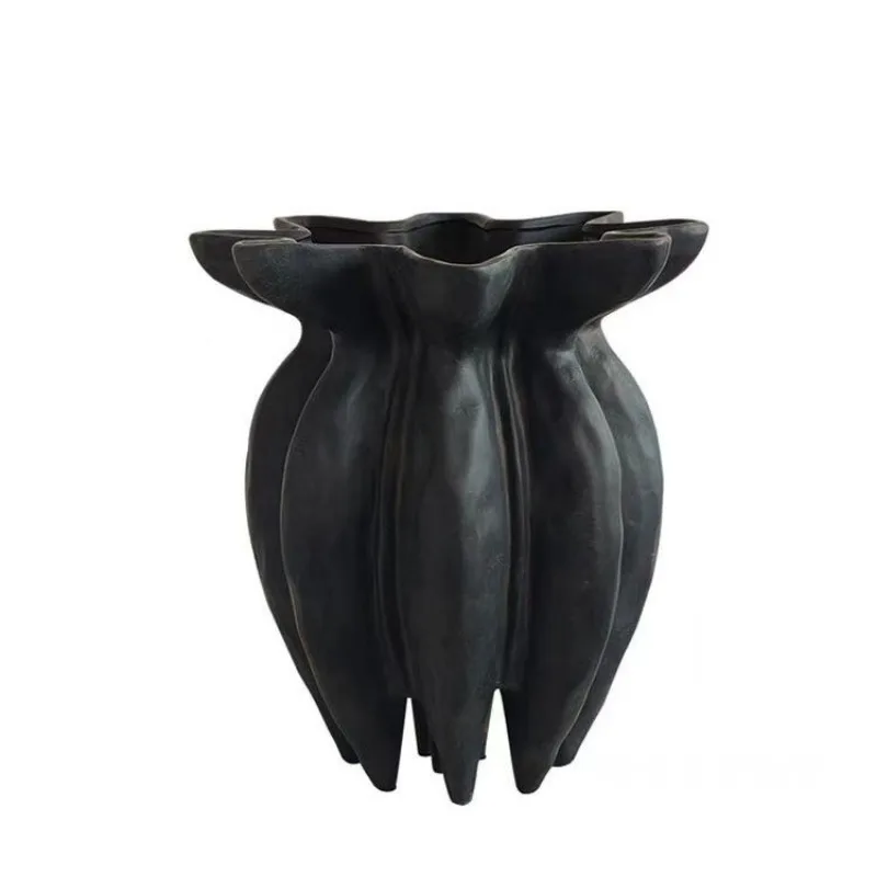 Wabi-sabi wind medieval bergamot vase, homestay tea room model guest restaurant new Chinese minimalist art flower
Wabi-sabi wind medieval bergamot vase, homestay tea room model guest restaurant new Chinese minimalist art flower