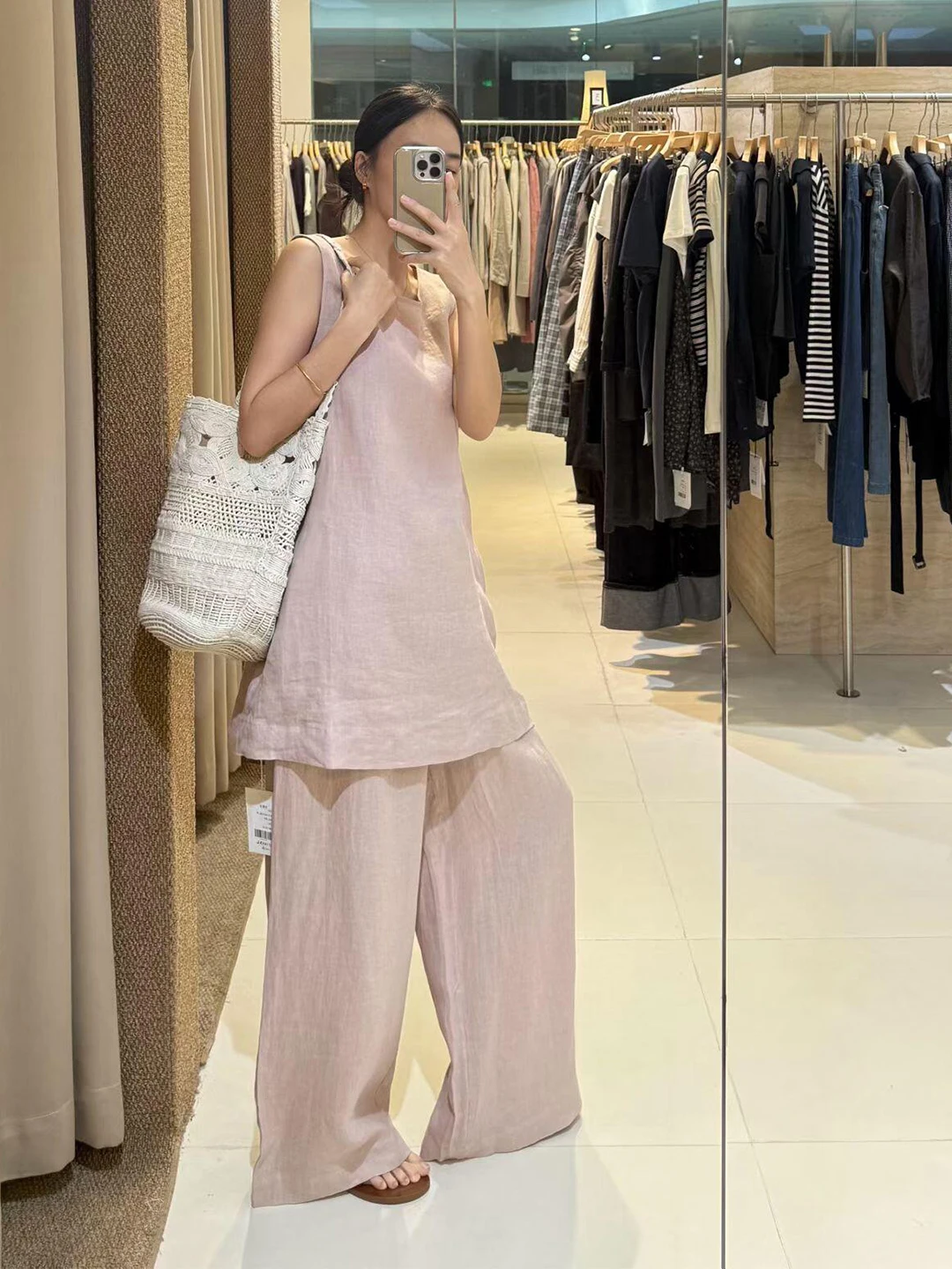 Low Saturation Linen Set Women Summer Loose Fit Slimming Sleeveless Tank Top Wide Leg Pants Two Piece Set Casual Style
Low Saturation Linen Set Women Summer Loose Fit Slimming Sleeveless Tank Top Wide Leg Pants Two Piece Set Casual Style