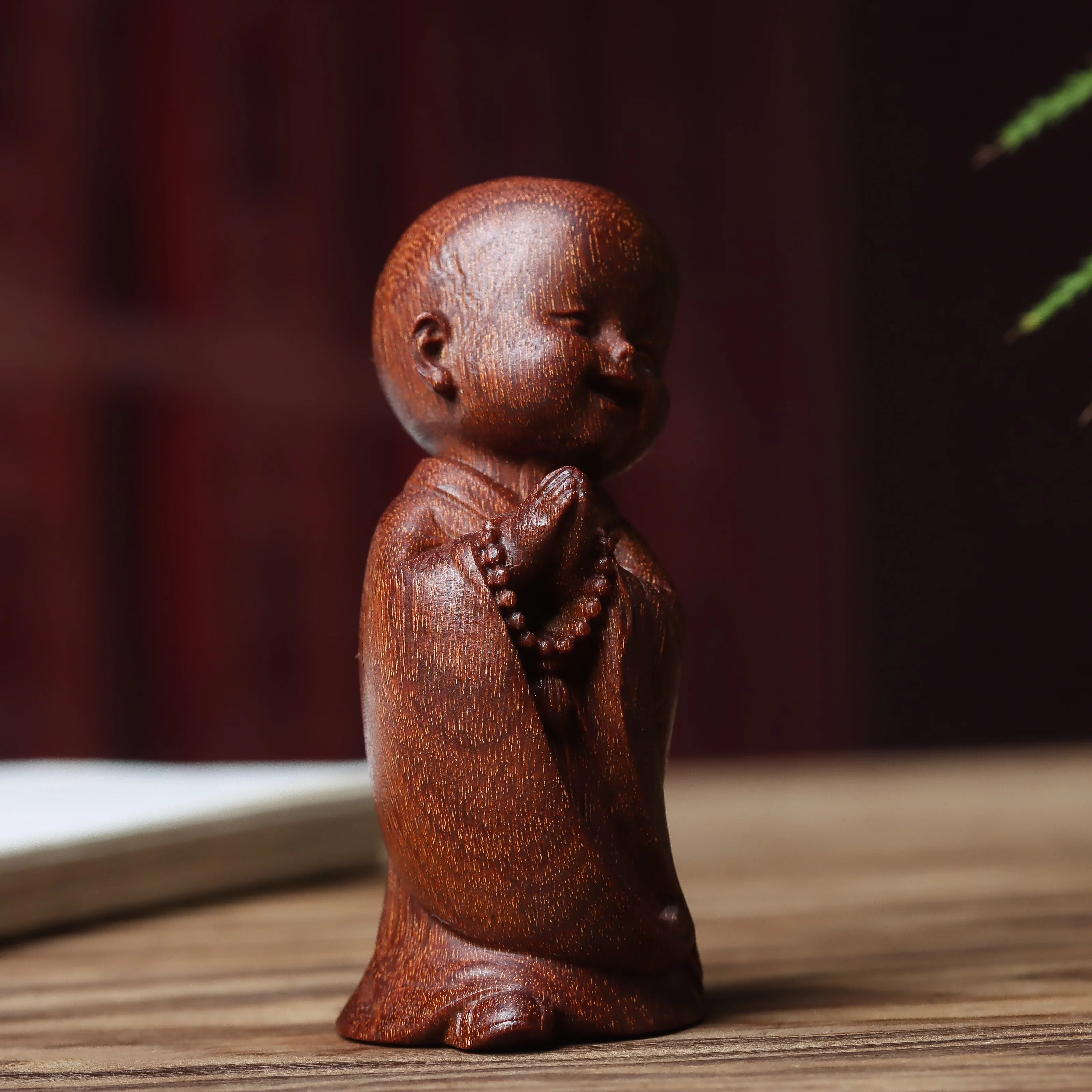 Small Leaf Rosewood Carving Zen Retro Samanera Portable Hand Pieces Home Car Decoration Desktop
Small Leaf Rosewood Carving Zen Retro Samanera Portable Hand Pieces Home Car Decoration Desktop