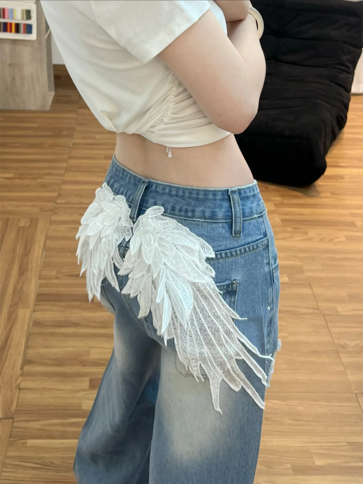 American Style Retro Wing Embroidered Jeans Broken Diamonds Holes Floor Length Pants Fashionable Loose Casual Pants Spring New
American Style Retro Wing Embroidered Jeans Broken Diamonds Holes Floor Length Pants Fashionable Loose Casual Pants Spring New