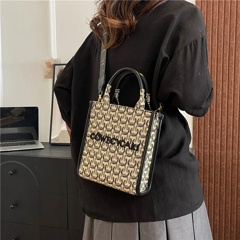 Best Superstar Show Stopper Tote Bag For Women Fashionable Trendy With Letter Logo Solid Color
Best Superstar Show Stopper Tote Bag For Women Fashionable Trendy With Letter Logo Solid Color