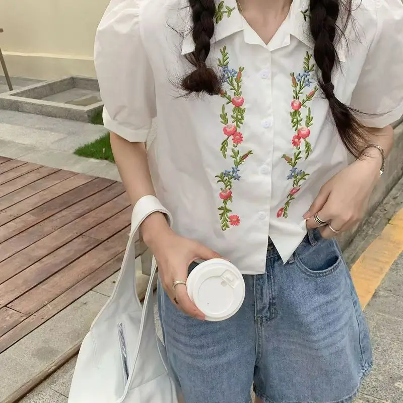 Korean Sweet Lace Puff Sleeve Summer Blouse Flower Embroidery Luxury Button Up Shirts Polo Collar Lapel Shirt Elegant Women Tops
Korean Sweet Lace Puff Sleeve Summer Blouse Flower Embroidery Luxury Button Up Shirts Polo Collar Lapel Shirt Elegant Women Tops