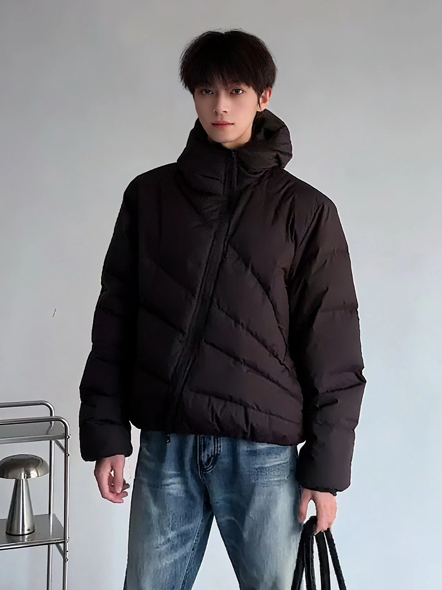 Мужская зимняя куртка American Style: асимметричный дизайн, косая молния, хлопковое пальто с капюшоном, утепленное, очень теплое
Мужская зимняя куртка American Style: асимметричный дизайн, косая молния, хлопковое пальто с капюшоном, утепленное, очень теплое