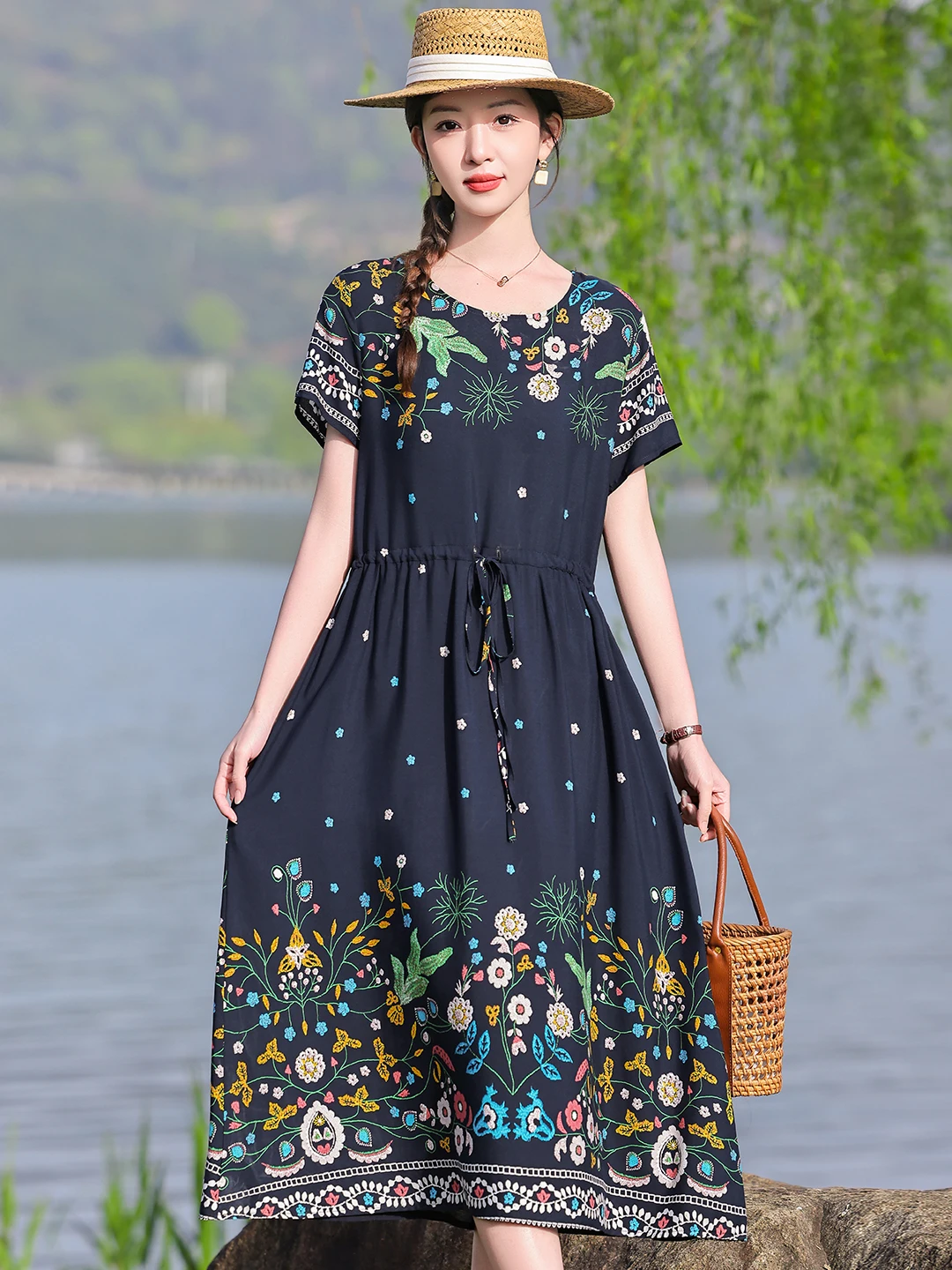 Elegant Cotton Silk Floral Print Midi Dress for Middle-Aged Mothers Summer Outerwear Cover Belly Korean Style Thin Material
Elegant Cotton Silk Floral Print Midi Dress for Middle-Aged Mothers Summer Outerwear Cover Belly Korean Style Thin Material