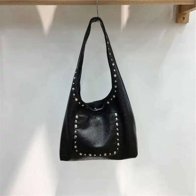 Fashion Punk Style Rivet Design Shoulder Bags Women Solid Color Soft Leather Underarm Bag Large Capacity Lady Handbags
Fashion Punk Style Rivet Design Shoulder Bags Women Solid Color Soft Leather Underarm Bag Large Capacity Lady Handbags