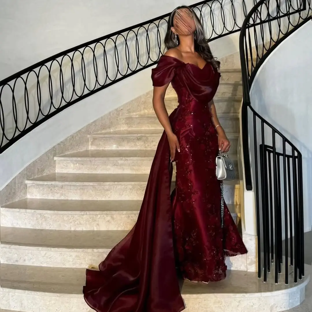 Off Shoulder Burgundy Satin Evening Dresses Charming Lace Mermaid Prom Gowns Elegant Floor Length Customized Wedding Guest Gowns
Off Shoulder Burgundy Satin Evening Dresses Charming Lace Mermaid Prom Gowns Elegant Floor Length Customized Wedding Guest Gowns