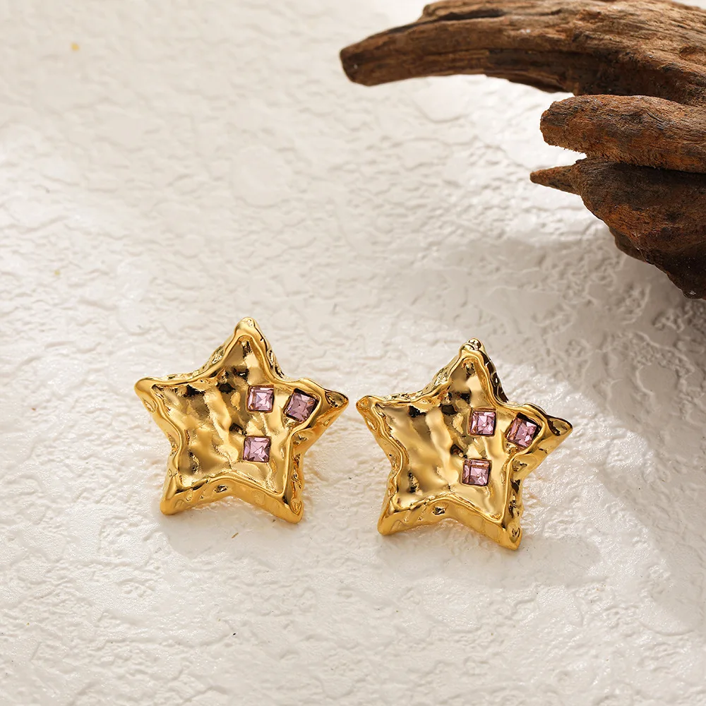 European And American Metal Lava Five-Pointed Star Earrings Inlaid With Pink Zircon Fashion Design Light Luxury Accessories
European And American Metal Lava Five-Pointed Star Earrings Inlaid With Pink Zircon Fashion Design Light Luxury Accessories