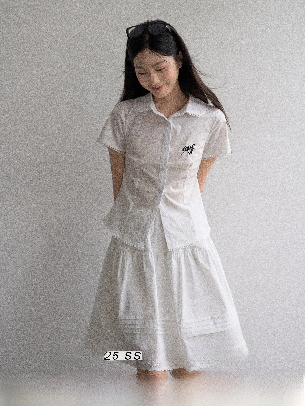 Женская летняя новая рубашка Ele с вышивкой, приталенного кроя, с тонким воротником-стойкой, коротким рукавом, однотонная, для делового и повседневного стиля
Женская летняя новая рубашка Ele с вышивкой, приталенного кроя, с тонким воротником-стойкой, коротким рукавом, однотонная, для делового и повседневного стиля