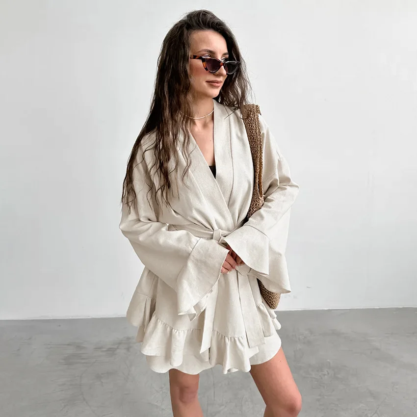 2025 ruffled loose sleeved cardigan with tie up top, shorts, pajamas two-piece set, women's simple and comfortable home wear
2025 ruffled loose sleeved cardigan with tie up top, shorts, pajamas two-piece set, women's simple and comfortable home wear