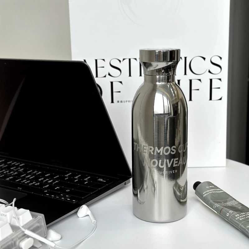 UPRIVER high-end light luxury mirror thermos cup 316 stainless steel new gift water cup cup high value portable
UPRIVER high-end light luxury mirror thermos cup 316 stainless steel new gift water cup cup high value portable