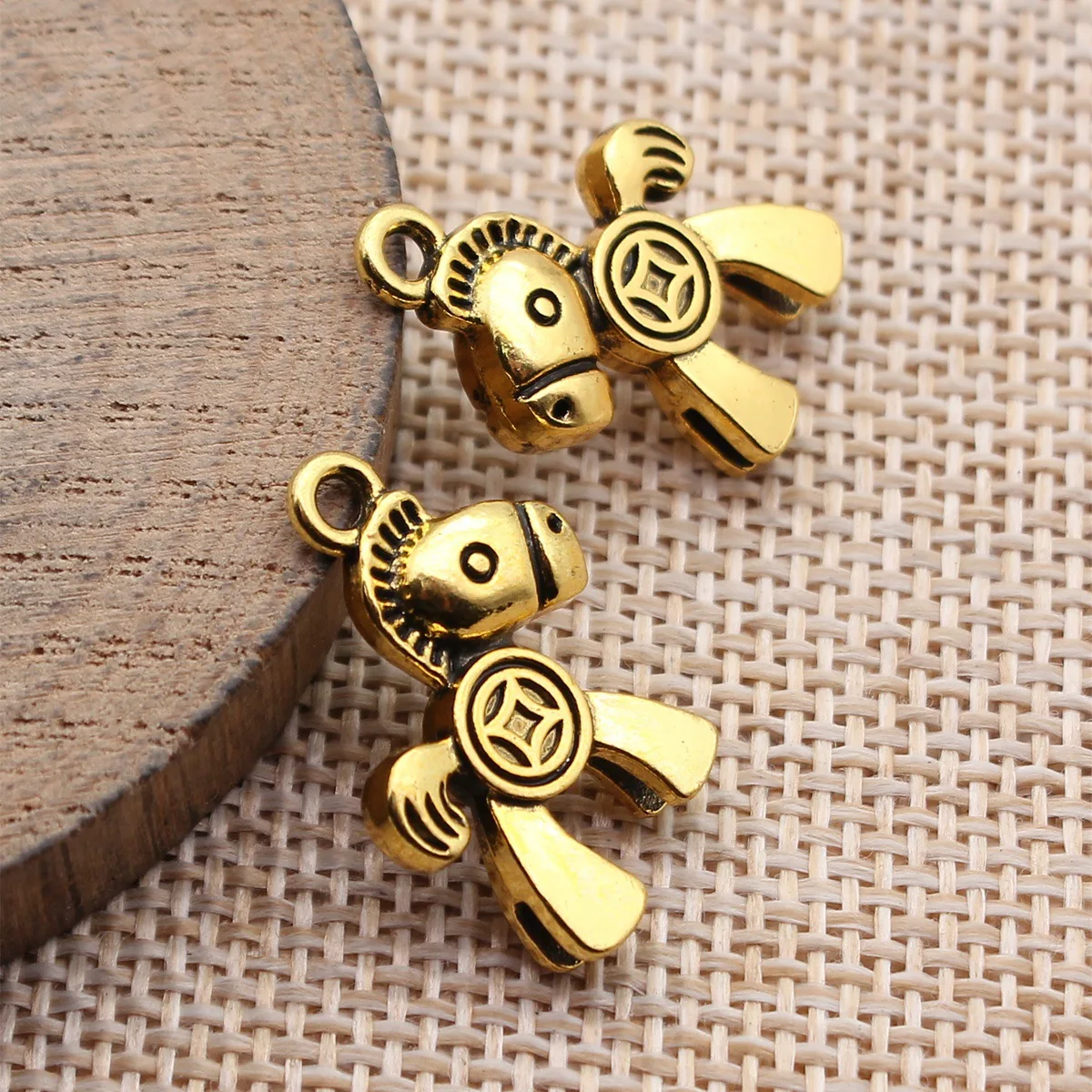 20pcs 22x17x5mm(0.87x0.67x0.2inch) Antique Gold Color Antique Silver Color Chinese-Style 3D "Get Rich Soon" Charms Horse Charm
20pcs 22x17x5mm(0.87x0.67x0.2inch) Antique Gold Color Antique Silver Color Chinese-Style 3D "Get Rich Soon" Charms Horse Charm