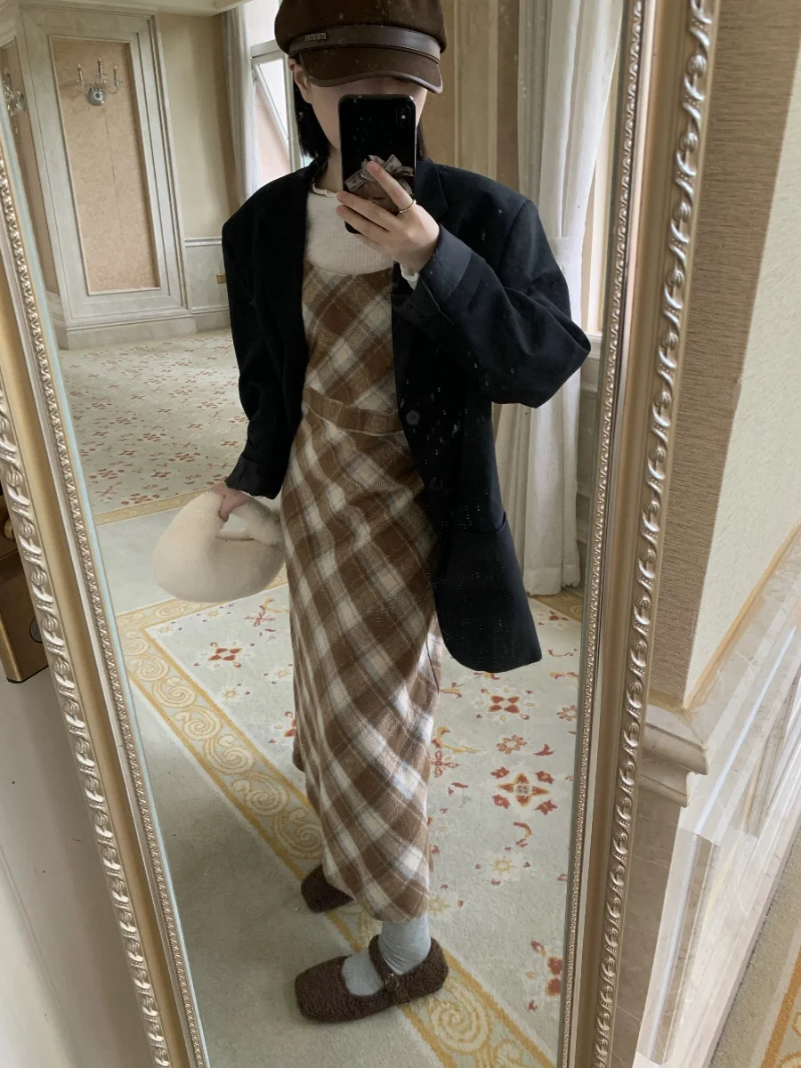 Новинка! Женское длинное шерстяное платье-макси в корейском стиле с высокой талией и клетчатым узором от TREES
Новинка! Женское длинное шерстяное платье-макси в корейском стиле с высокой талией и клетчатым узором от TREES