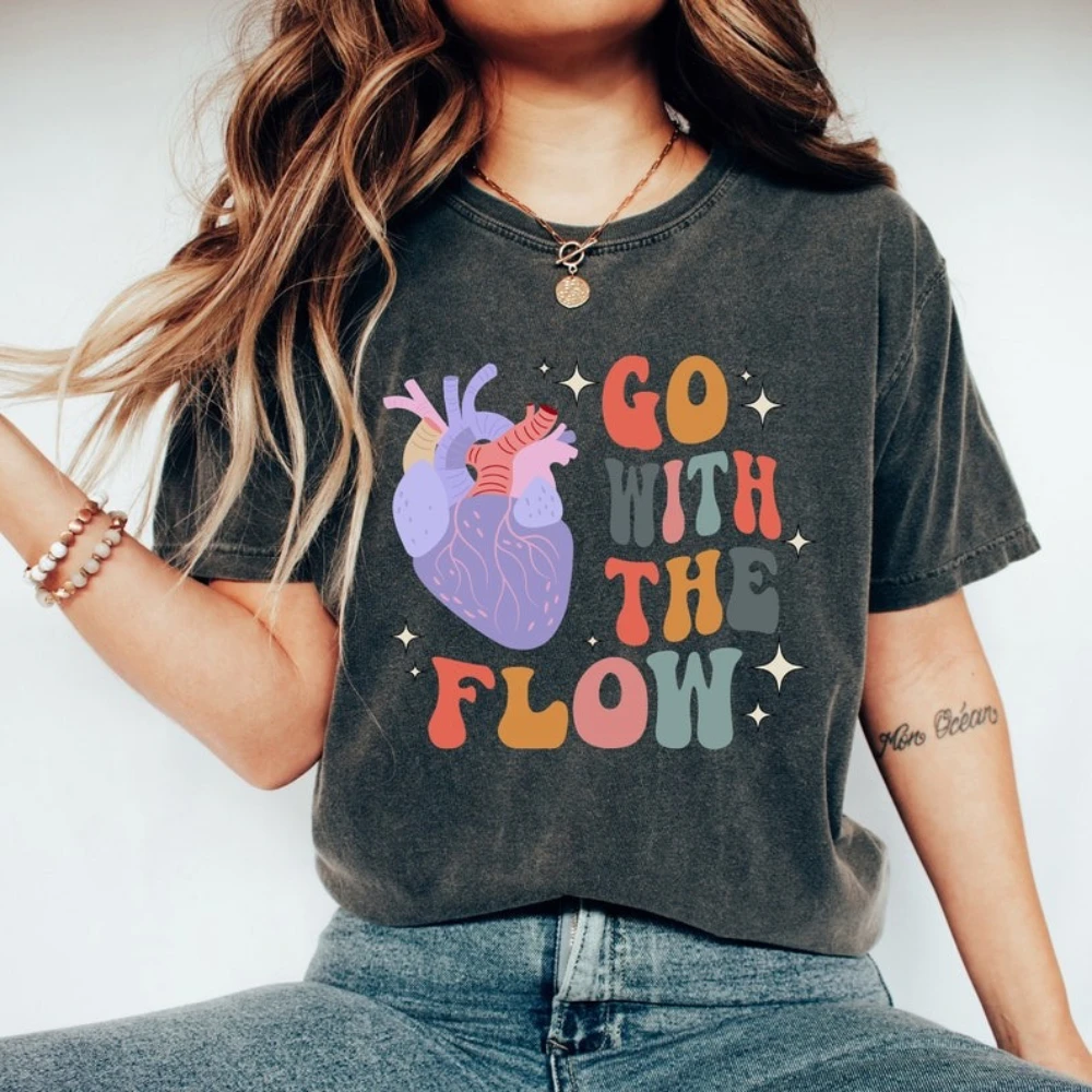 Go with The Flow Heart Washed Хлопковые футболки с рисунком Кардиология Анатомия Футболка для женщин и мужчин Летние свободные винтажные уличные топы 
Go with The Flow Heart Washed Хлопковые футболки с рисунком Кардиология Анатомия Футболка для женщин и мужчин Летние свободные винтажные уличные топы