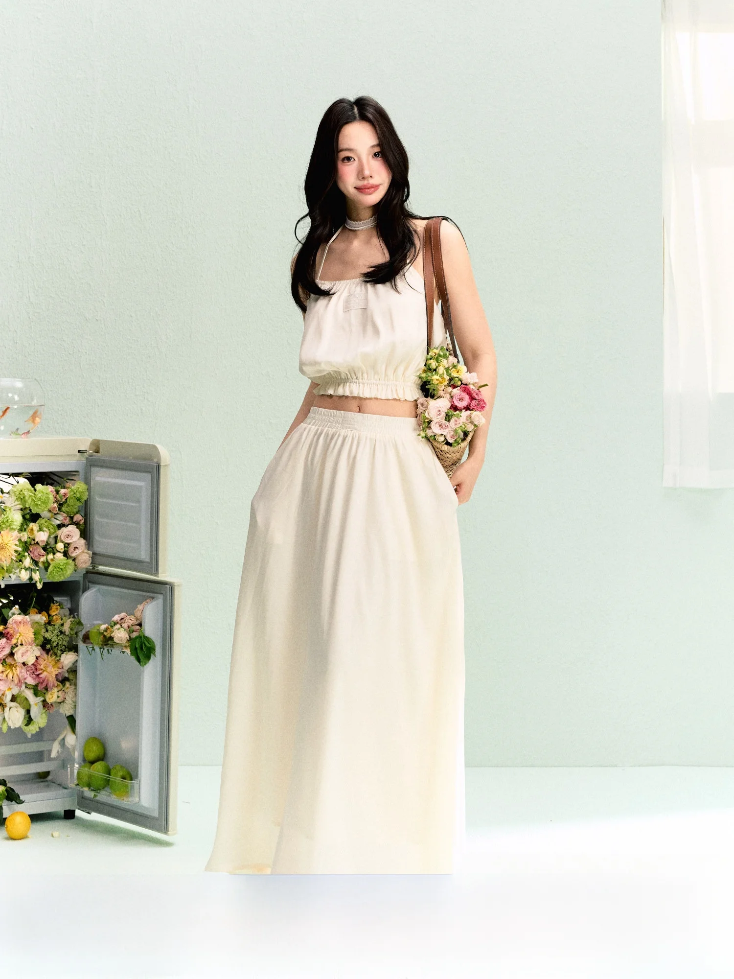 Elegant A-Line Skirt Set with Pleated Flower Bud Top And Elastic Waist for Women Summer Fashion Two-Piece Ensemble
Elegant A-Line Skirt Set with Pleated Flower Bud Top And Elastic Waist for Women Summer Fashion Two-Piece Ensemble
