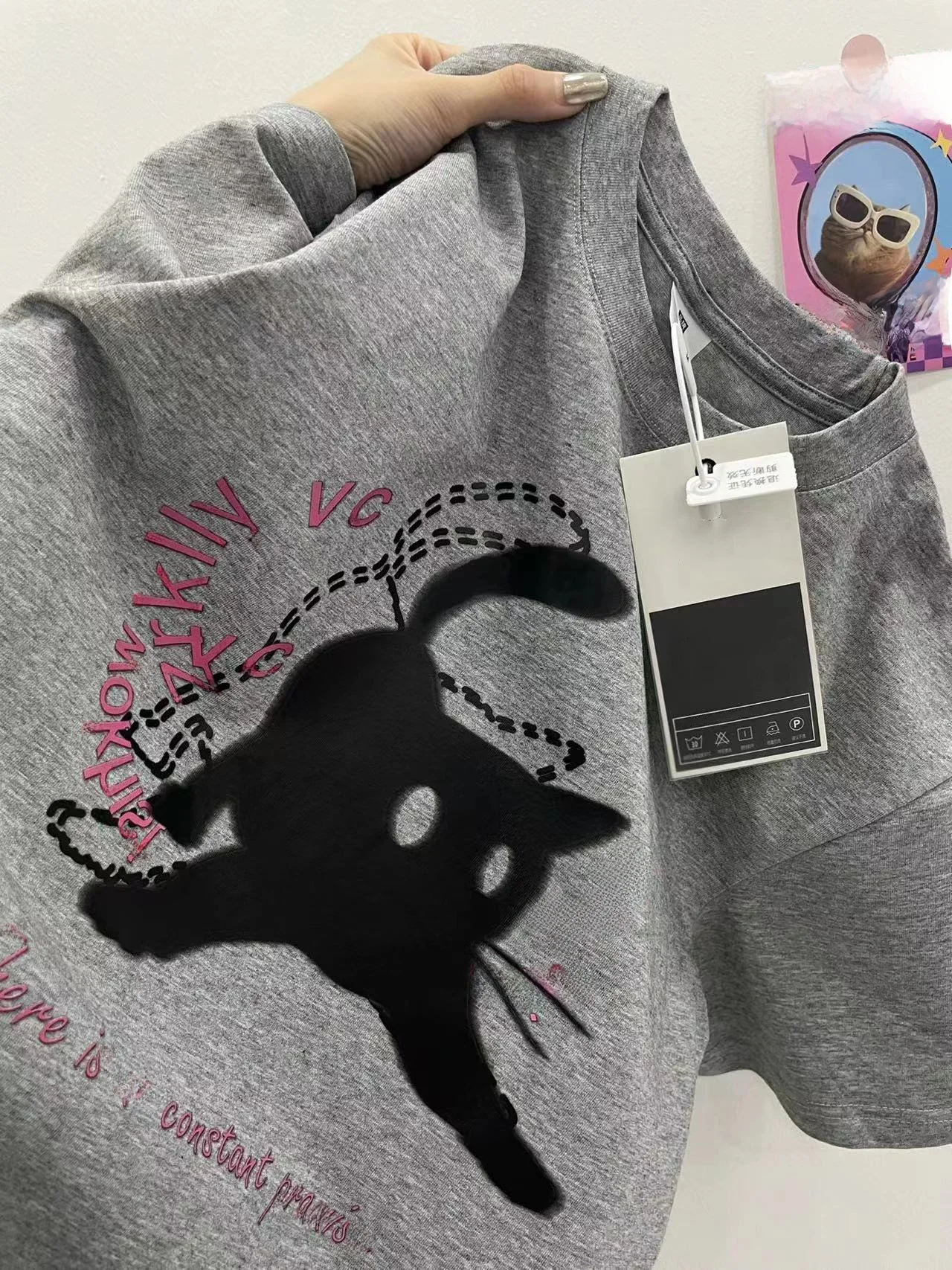 Ретро-футболка в американском стиле, свободного кроя, с принтом, повседневная, для молодежи, летняя, модная, 100% хлопок
Ретро-футболка в американском стиле, свободного кроя, с принтом, повседневная, для молодежи, летняя, модная, 100% хлопок