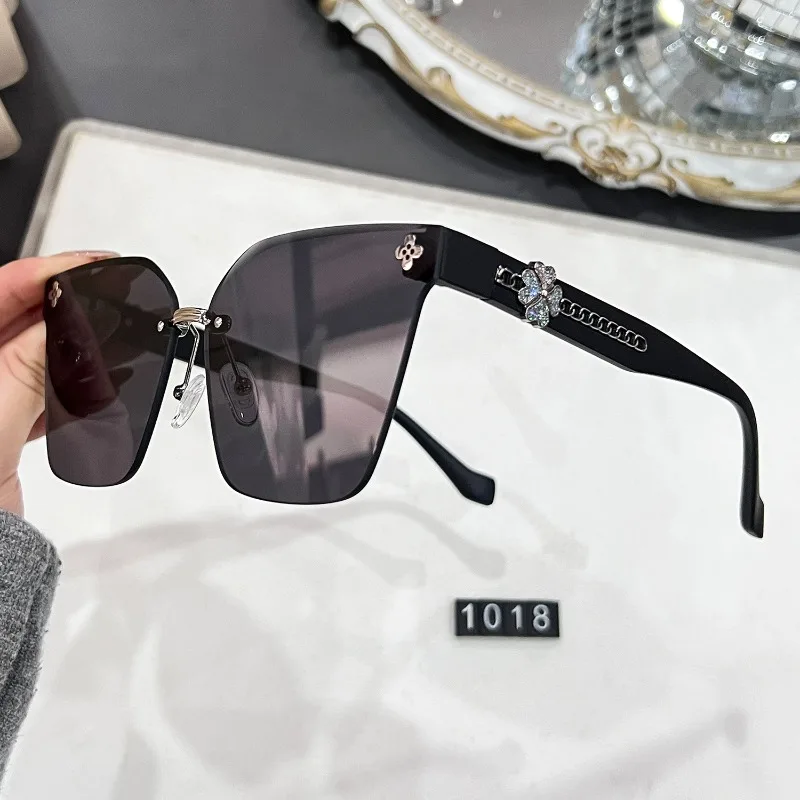 2025 RimlessCrystal CutEdge Sunglasses UV400 HD, Luxury Chic Oversized for Women Men Unisex Lightweight Driving&Fashion Glasses
2025 RimlessCrystal CutEdge Sunglasses UV400 HD, Luxury Chic Oversized for Women Men Unisex Lightweight Driving&Fashion Glasses