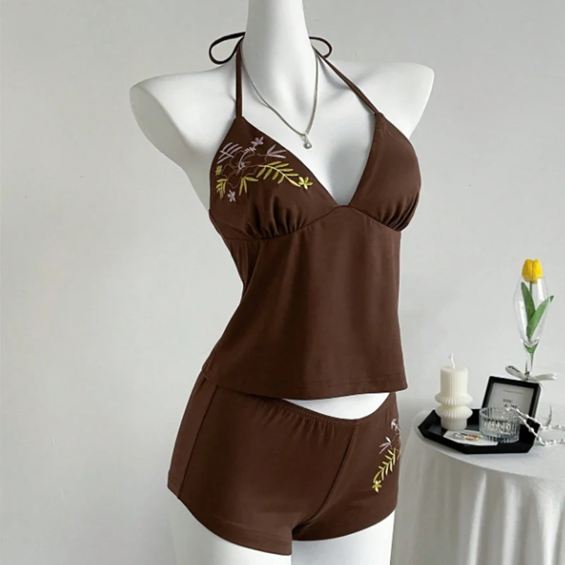 Hot Girl American Retro Halter Spaghetti Straps Vest Women's Summer Pure Desire Style Niche Inner Wear Blouse Suit Y2k Style
Hot Girl American Retro Halter Spaghetti Straps Vest Women's Summer Pure Desire Style Niche Inner Wear Blouse Suit Y2k Style
