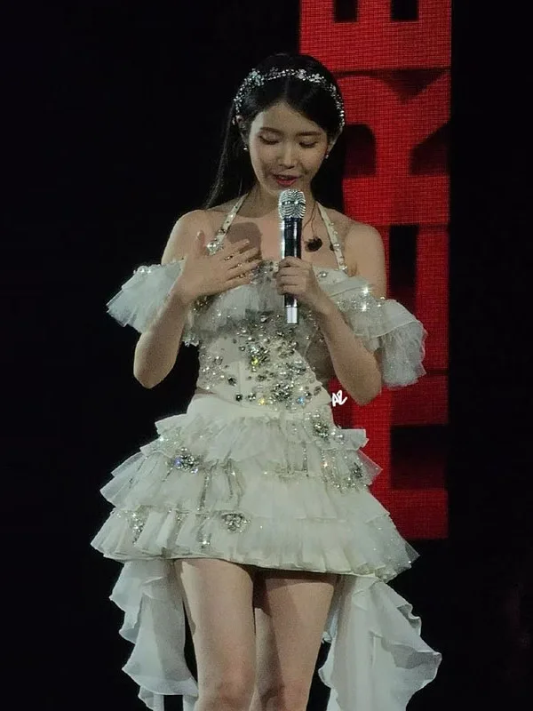 Love Idol Theme Heavy Work Performance Costume Set Female Singer Stage Performance Outfit Bar Singer White Ensemble
Love Idol Theme Heavy Work Performance Costume Set Female Singer Stage Performance Outfit Bar Singer White Ensemble