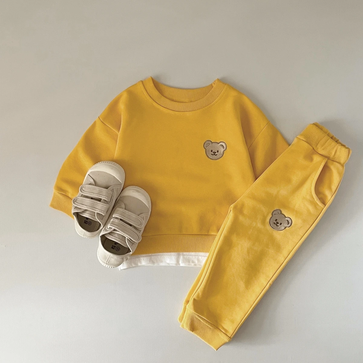 2023 Boys and Girls Two Piece Baby Bear Embroidered Newborn Long Sleeve Top and Pants Spring and Autumn Children's Casual Set
2023 Boys and Girls Two Piece Baby Bear Embroidered Newborn Long Sleeve Top and Pants Spring and Autumn Children's Casual Set