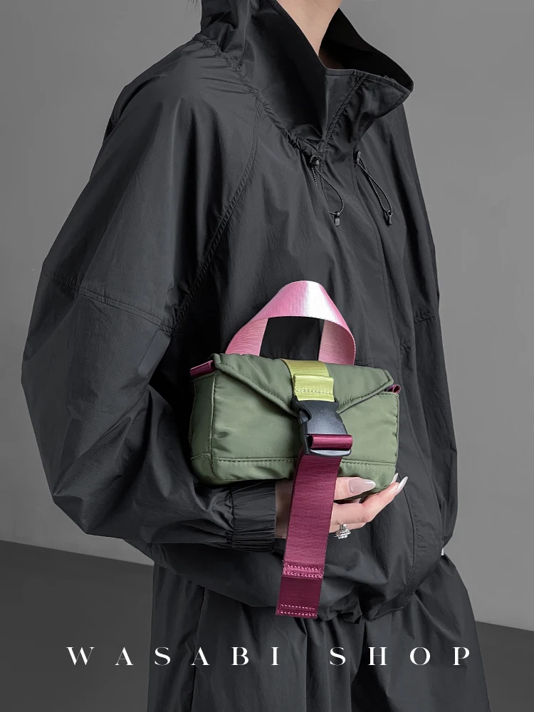 Vi Outdoor Color Blo Small Crossbody Bag 2025 New Nylon Fabric Single oulder Summer Portable Bag for Youth
Vi Outdoor Color Blo Small Crossbody Bag 2025 New Nylon Fabric Single oulder Summer Portable Bag for Youth