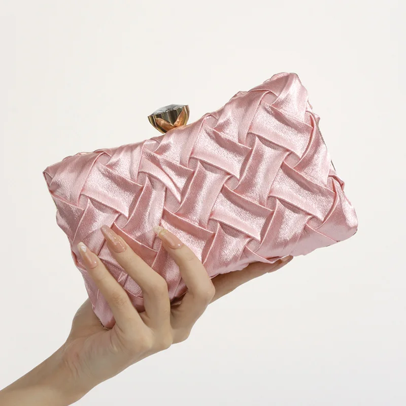 Fashion Luxury Silk Fabric Dinner Handbag Chain Satin Evening Banquet Bag Purse Square Bridal Clutch Bag Woman Girls
Fashion Luxury Silk Fabric Dinner Handbag Chain Satin Evening Banquet Bag Purse Square Bridal Clutch Bag Woman Girls