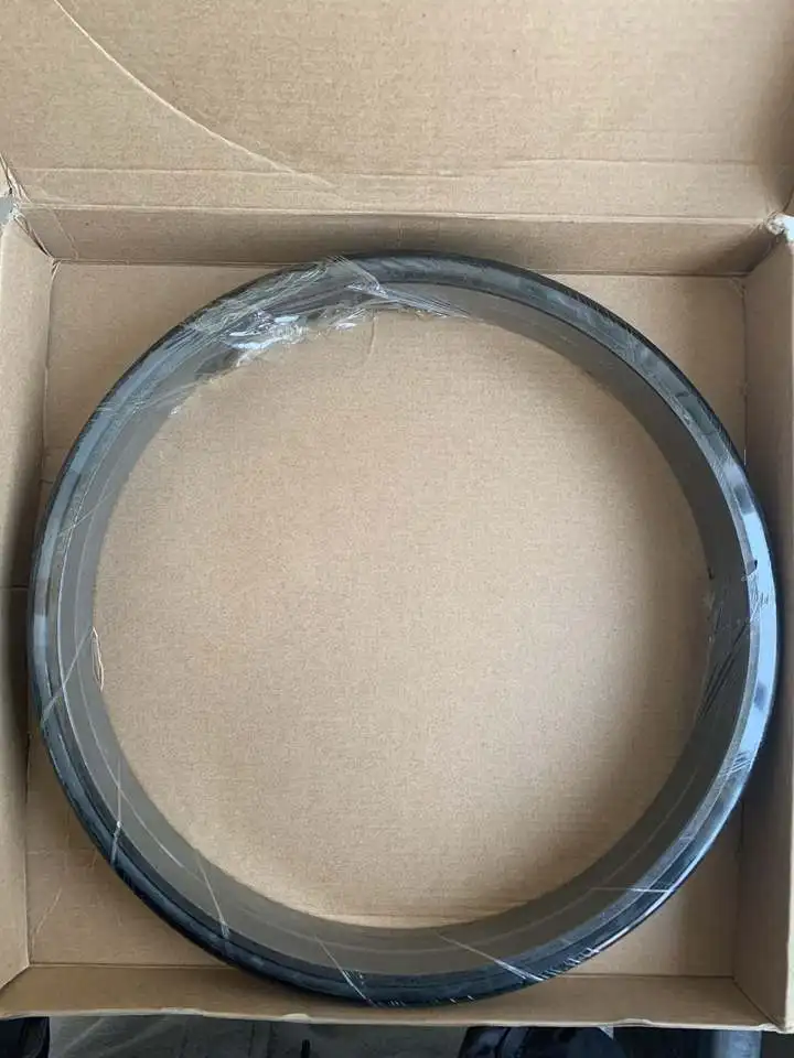 Excavator accessories PC400-7 floating oil seal mirror 17M-27-00120 17M-27-00121
Excavator accessories PC400-7 floating oil seal mirror 17M-27-00120 17M-27-00121