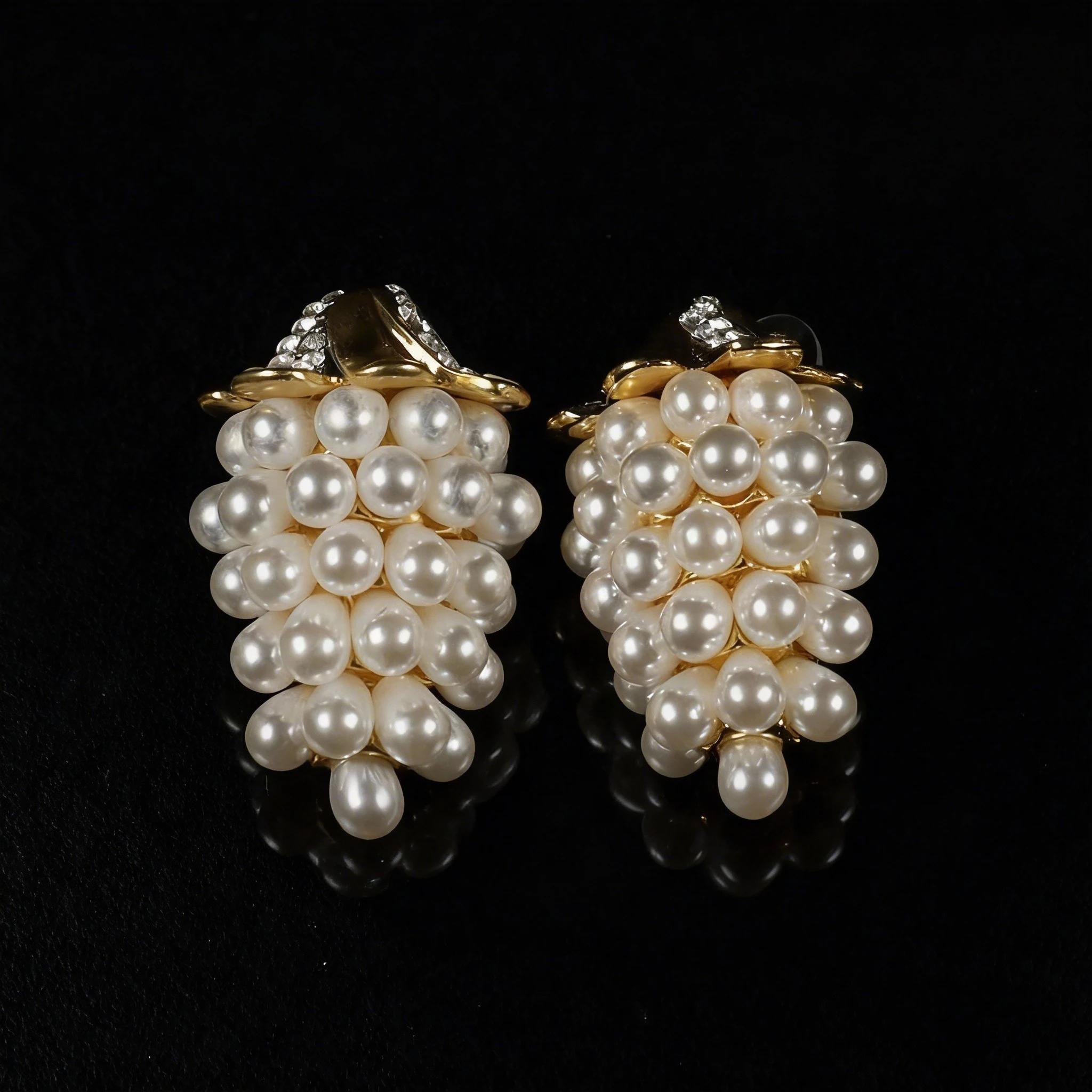 Pearl Earrings 925 Silver Needle Pinecone Stud Inlaid Pearl Rhinestones Dangle Jewelry Accessories Christmas Gifts for Women
Pearl Earrings 925 Silver Needle Pinecone Stud Inlaid Pearl Rhinestones Dangle Jewelry Accessories Christmas Gifts for Women