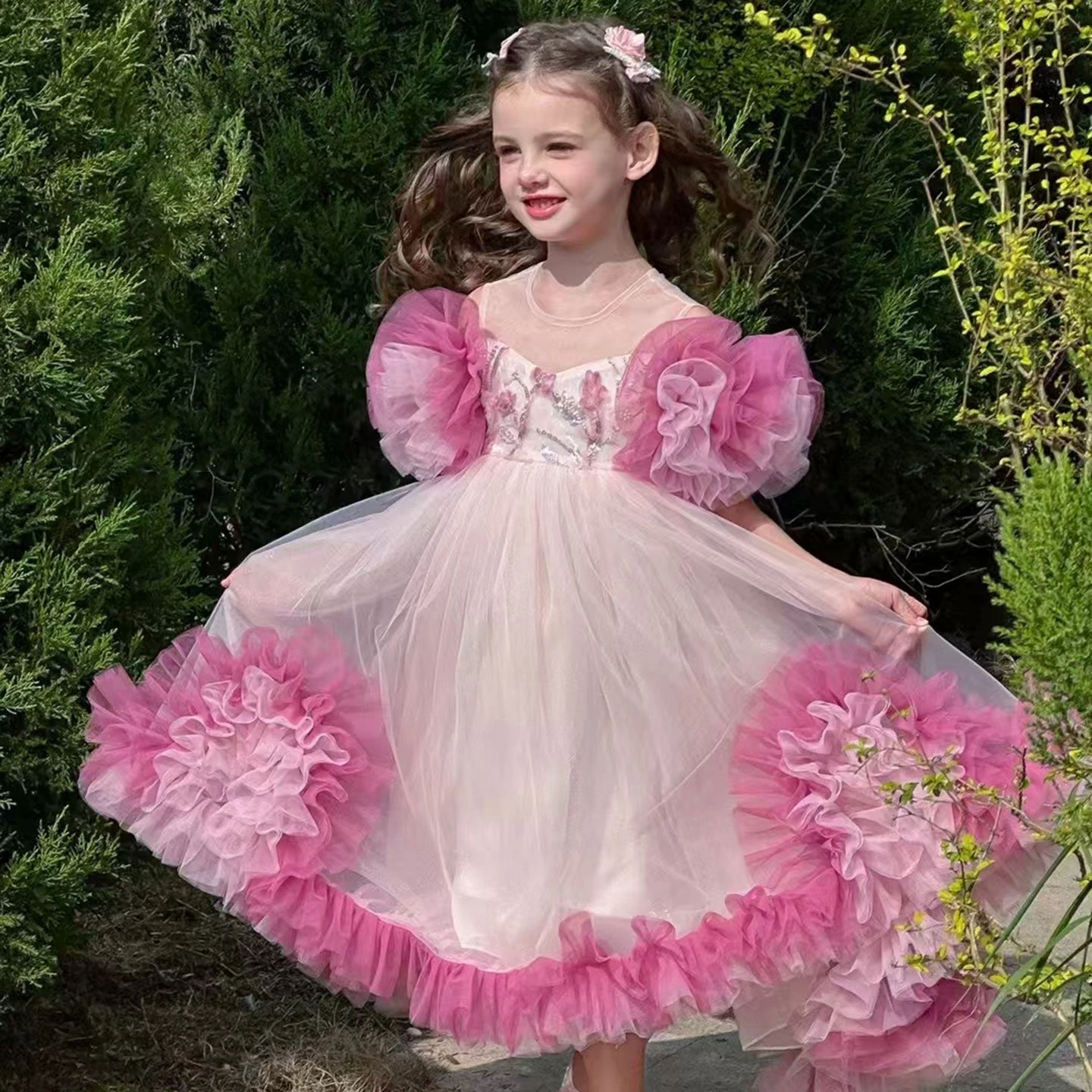 Pink Sheer Neck Flower Girl Dress Ombre Puff Short Sleeve 3D Ruffles Sequins Tulle Gown for Wedding Bridesmaid Baptism Pageant
Pink Sheer Neck Flower Girl Dress Ombre Puff Short Sleeve 3D Ruffles Sequins Tulle Gown for Wedding Bridesmaid Baptism Pageant