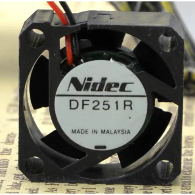 Новый вентилятор для жесткого диска Nidec DF251R-12MA-02 2510 12 В, охлаждающий мини-вентилятор 2,5 см 25 × 25 × 10 мм
Новый вентилятор для жесткого диска Nidec DF251R-12MA-02 2510 12 В, охлаждающий мини-вентилятор 2,5 см 25 × 25 × 10 мм
