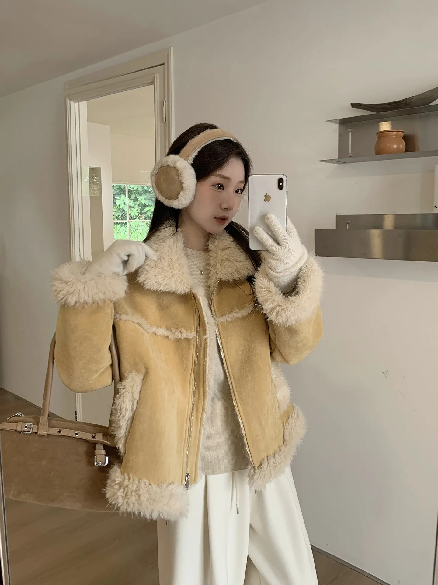 Women's Thiened ort Jaet Lamb Fur Simulation Soft Warm Plu Winter Outerwear Korean Sle Loose Fit Zipper ket
Women's Thiened ort Jaet Lamb Fur Simulation Soft Warm Plu Winter Outerwear Korean Sle Loose Fit Zipper ket