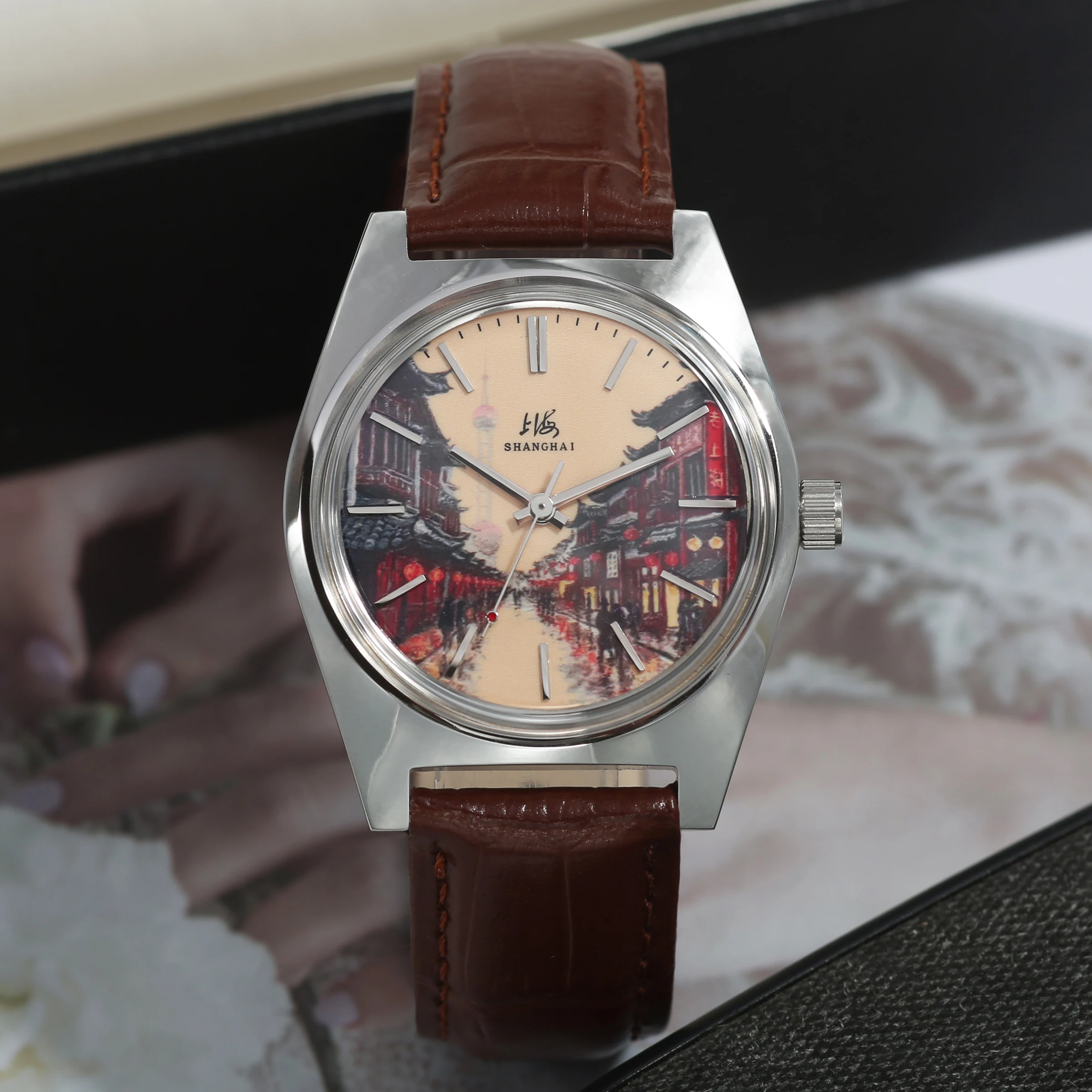 Men's Shanghai 36mm Manual Winding Mechanical Watch 7120 Manual Movement Waterproof Retro Classic Style Men's Watch Gift
Men's Shanghai 36mm Manual Winding Mechanical Watch 7120 Manual Movement Waterproof Retro Classic Style Men's Watch Gift