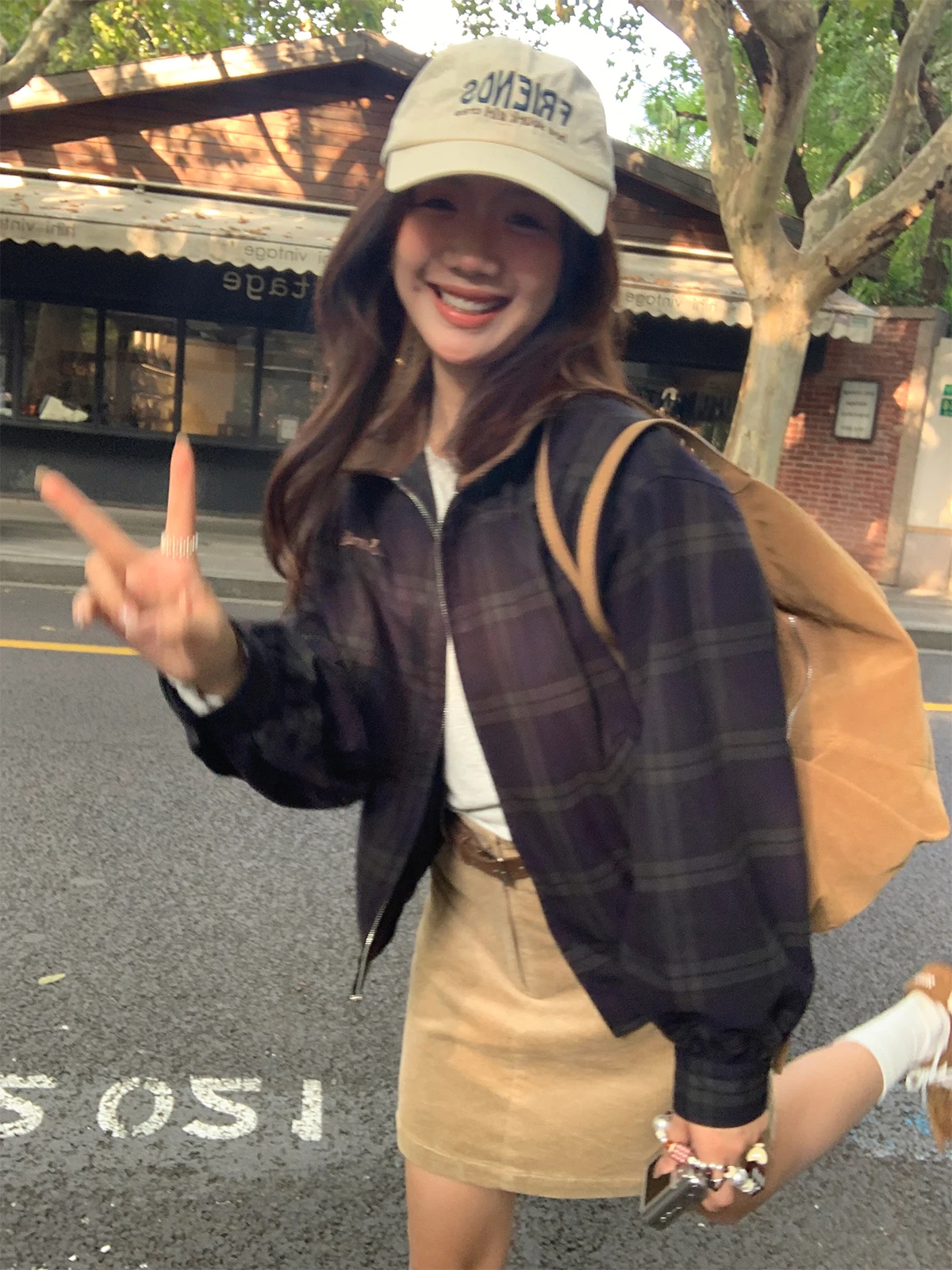 Женская повседневная хлопковая куртка Sisilyon в клетку с контрастным воротником, в стиле ретро, свободного кроя, на молнии, в корейском стиле, для поездок на работу
Женская повседневная хлопковая куртка Sisilyon в клетку с контрастным воротником, в стиле ретро, свободного кроя, на молнии, в корейском стиле, для поездок на работу