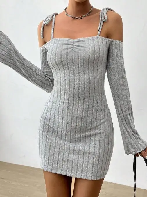 Women's 2026 Autumn/winter Royal Sister Light Mature Style Strap Strap Dress One Collar Elegant Slimming Short Skirt
Women's 2026 Autumn/winter Royal Sister Light Mature Style Strap Strap Dress One Collar Elegant Slimming Short Skirt