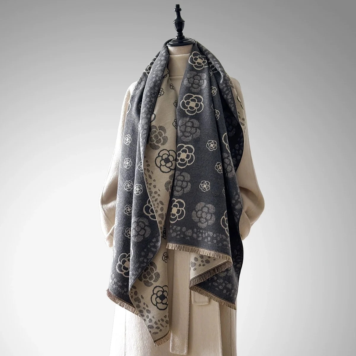 Women's Winter Faux Cashmere Scarf Thick Warm Patterned Flower Print Travel Blanket Fashion Luxurious Accessory
Women's Winter Faux Cashmere Scarf Thick Warm Patterned Flower Print Travel Blanket Fashion Luxurious Accessory