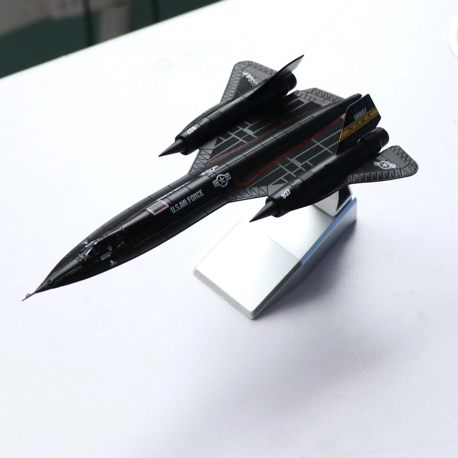 Литая под давлением модель Blackbird из сплава 1А в масштабе 1/144 для детских подарков на день рождения
Литая под давлением модель Blackbird из сплава 1А в масштабе 1/144 для детских подарков на день рождения