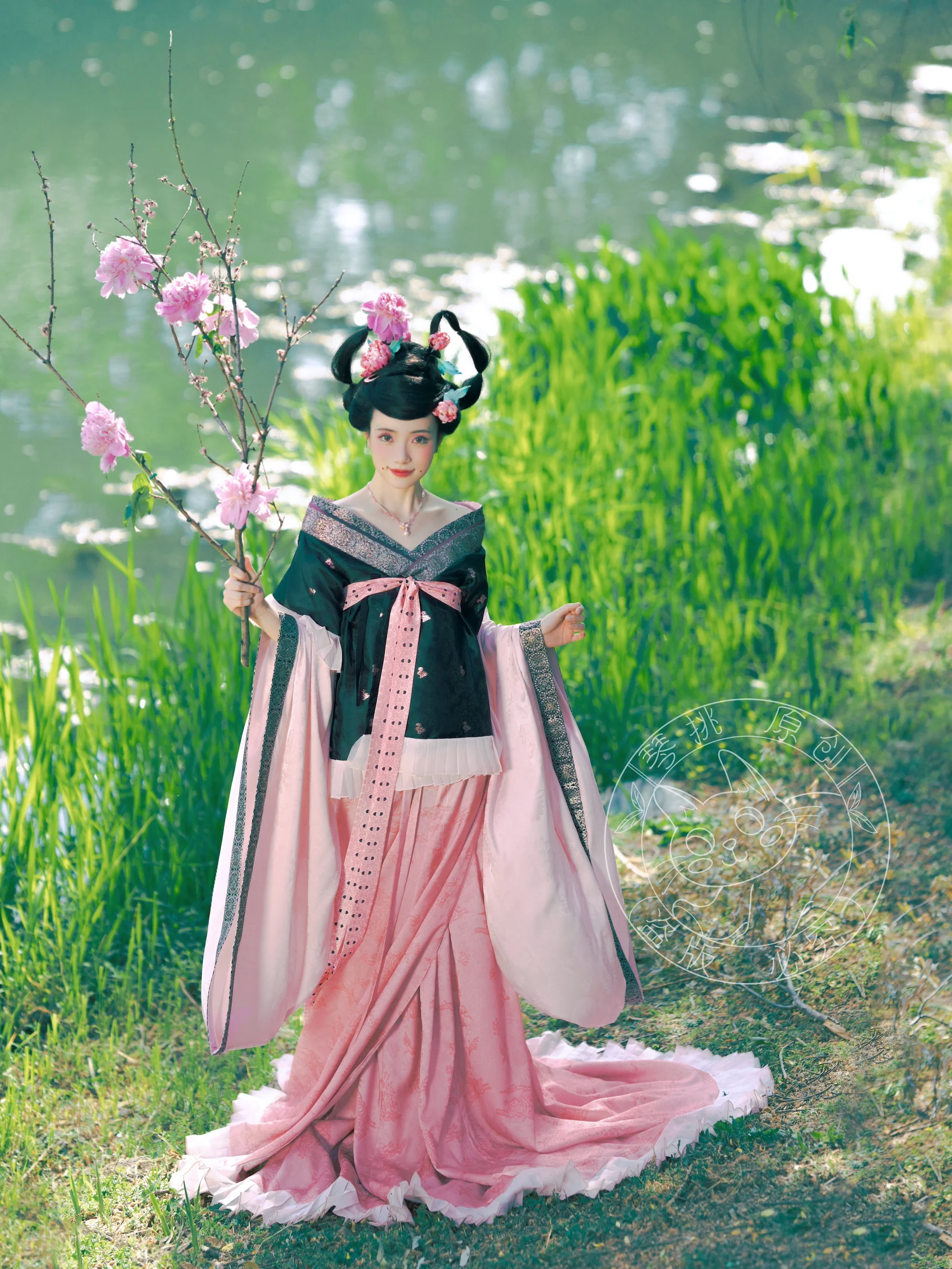 Half Sleeve Skirt Knee Clothes Restoration Wei, Jin, Southern and Northern Dynasties Big Sleeve
Half Sleeve Skirt Knee Clothes Restoration Wei, Jin, Southern and Northern Dynasties Big Sleeve