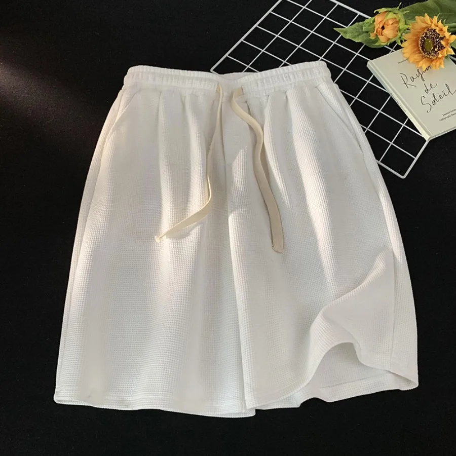 Новые модные повседневные вафельные роскошные свободные шорты, разноцветные мужские уличные шорты до колена, тренд, новый универсальный
Новые модные повседневные вафельные роскошные свободные шорты, разноцветные мужские уличные шорты до колена, тренд, новый универсальный