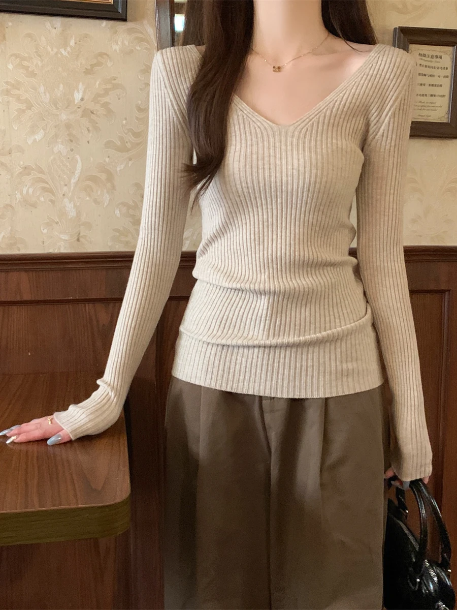 Slim Fit Long Sleeve Knitted Sweater Thin Design Comfortable Soft V Neck Warmth Female Fashion Autumn Winter New Style Top
Slim Fit Long Sleeve Knitted Sweater Thin Design Comfortable Soft V Neck Warmth Female Fashion Autumn Winter New Style Top