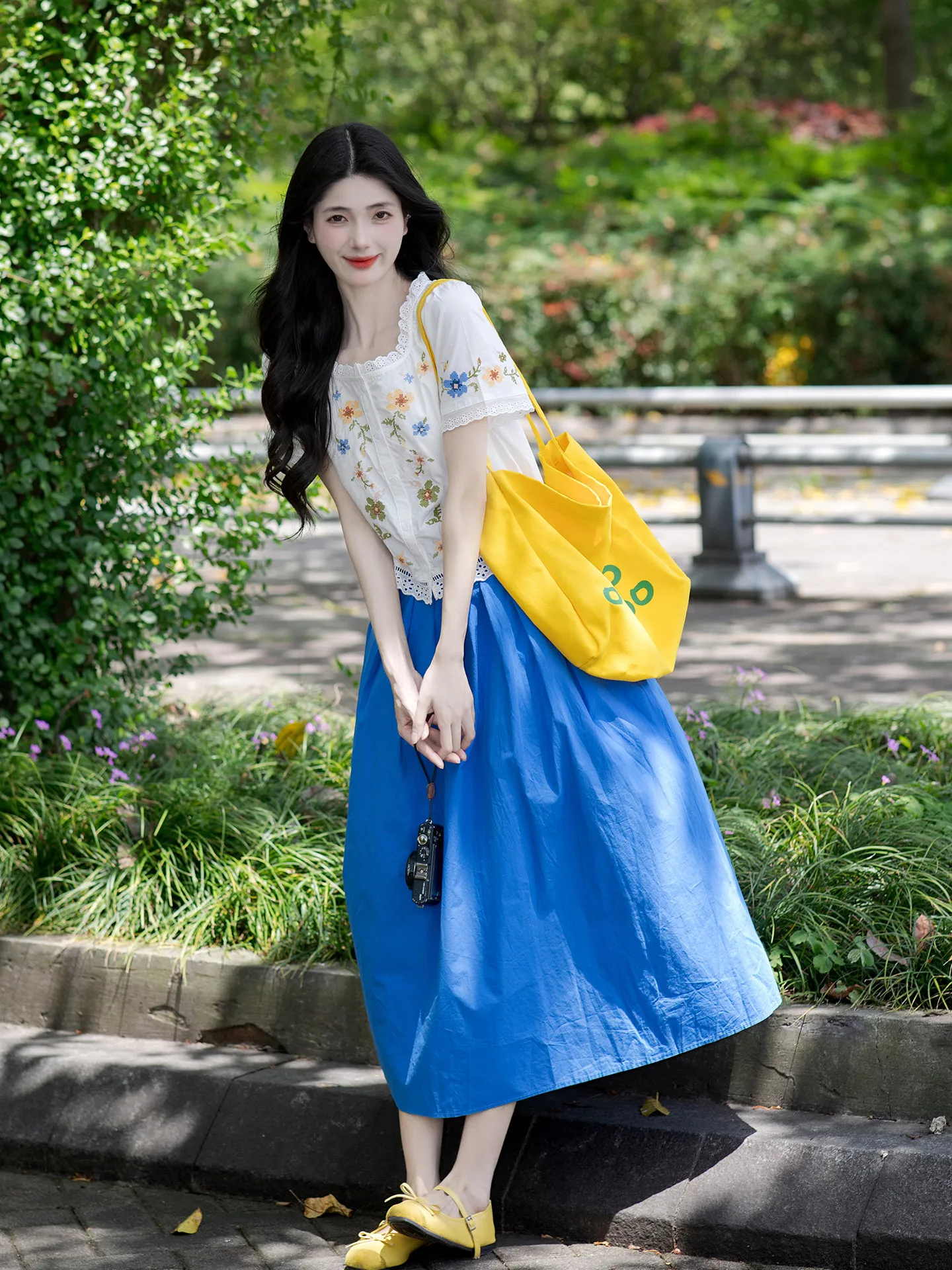 Summer Floral Embroidery Top And Skirt Set Women's Sweet Style plus Size Fashionable And Cute Ensemble High Waist Polyester F...
Summer Floral Embroidery Top And Skirt Set Women's Sweet Style plus Size Fashionable And Cute Ensemble High Waist Polyester F...