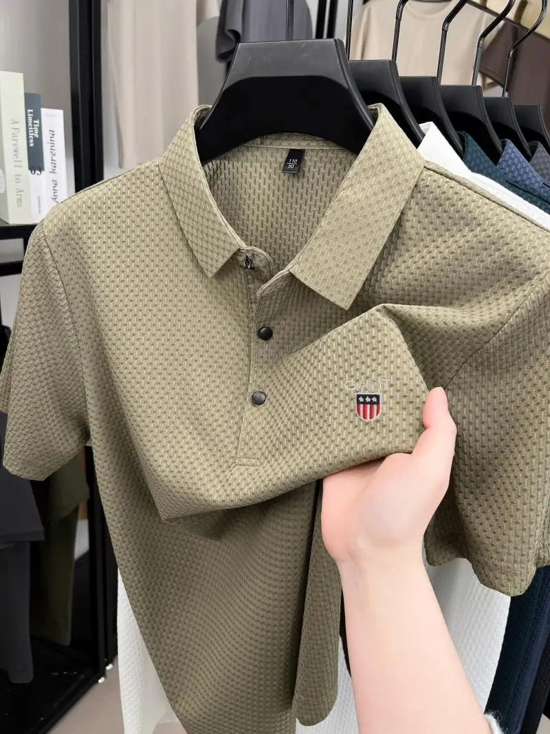 Мужской топ POLO, высококачественная роскошная брендовая футболка с вышивкой, летняя сетчатая дышащая и крутая, с короткими рукавами, удобная и дышащая
Мужской топ POLO, высококачественная роскошная брендовая футболка с вышивкой, летняя сетчатая дышащая и крутая, с короткими рукавами, удобная и дышащая