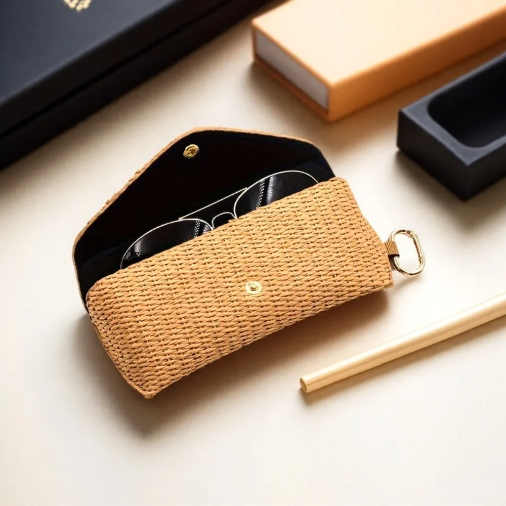 Woven Straw Eyeglass Case Bohemian Style Pressure Resistant Glasses Pouch Lightweight Soft Protective Glasses Box Travel Outdoor
Woven Straw Eyeglass Case Bohemian Style Pressure Resistant Glasses Pouch Lightweight Soft Protective Glasses Box Travel Outdoor