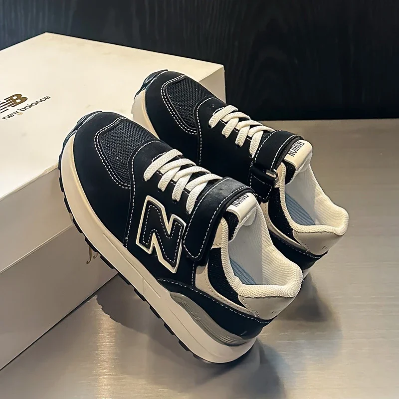 Детская обувь для пешего туризма, тенниса, бега на толстой подошве, детские массивные кроссовки для мальчиков и девочек, легкие дышащие повседневные кроссовки для малышей
Детская обувь для пешего туризма, тенниса, бега на толстой подошве, детские массивные кроссовки для мальчиков и девочек, легкие дышащие повседневные кроссовки для малышей