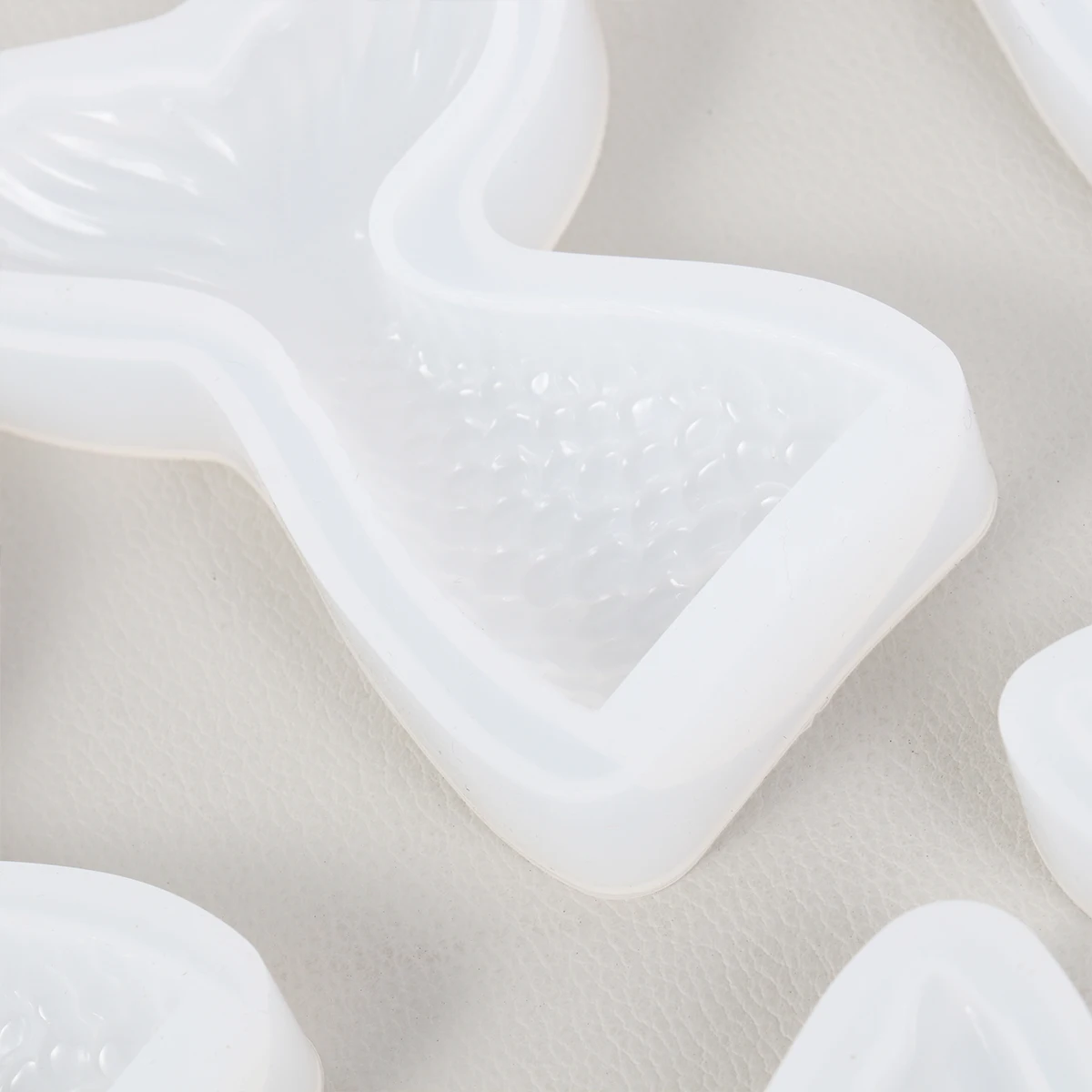 5Pcs FishTailEpoxyMolds DIYJewelryCraft Fish Tail Molds Accessories SoapMold Fish Tail Epoxy Molds NonStickDurable
5Pcs FishTailEpoxyMolds DIYJewelryCraft Fish Tail Molds Accessories SoapMold Fish Tail Epoxy Molds NonStickDurable