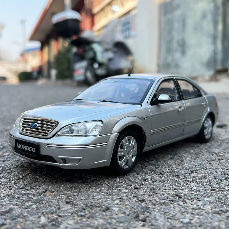 Коллекционная модель автомобиля Ford Mondeo 2006-2008 (Ford Fusion) в масштабе 1:18, литая под давлением, для коллекций, демонстрации и в подарок друзьям.
Коллекционная модель автомобиля Ford Mondeo 2006-2008 (Ford Fusion) в масштабе 1:18, литая под давлением, для коллекций, демонстрации и в подарок друзьям.