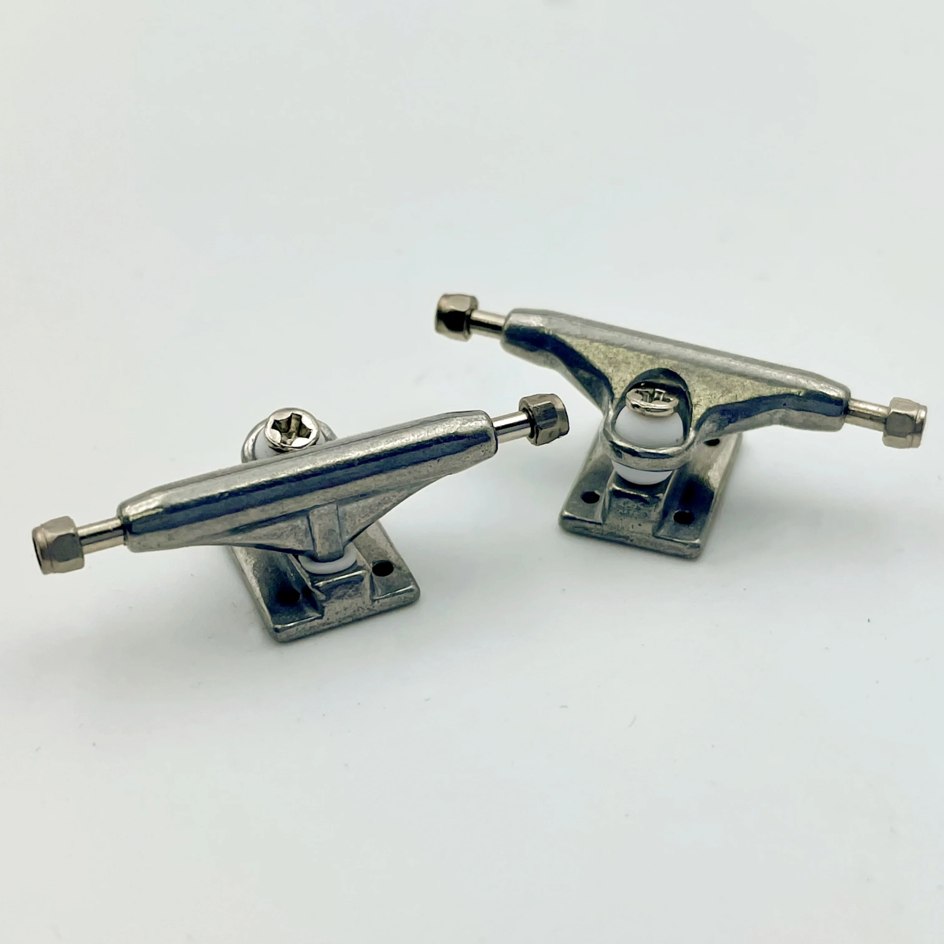 29mm 32mm 34mm Fingerboard Trucks New Model for Finger Skateboard
29mm 32mm 34mm Fingerboard Trucks New Model for Finger Skateboard
