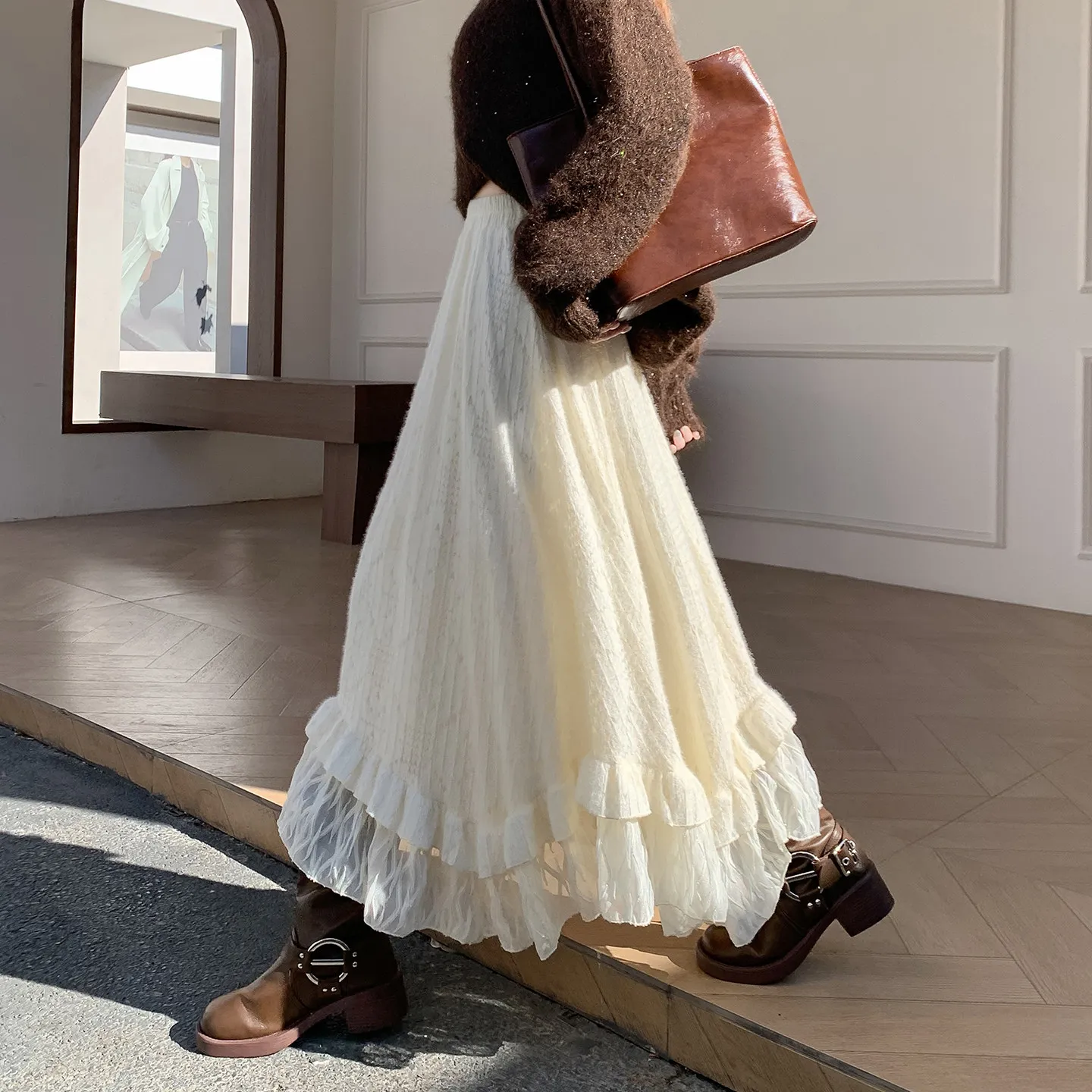 Женская бежевая юбка миди А-силуэта с кружевными вставками в стиле Харадзюку, с завышенной талией, свободная, расклешенная, в форме зонта, для зимы, на каждый день, для вечеринок и выпускных вечеров
Женская бежевая юбка миди А-силуэта с кружевными вставками в стиле Харадзюку, с завышенной талией, свободная, расклешенная, в форме зонта, для зимы, на каждый день, для вечеринок и выпускных вечеров