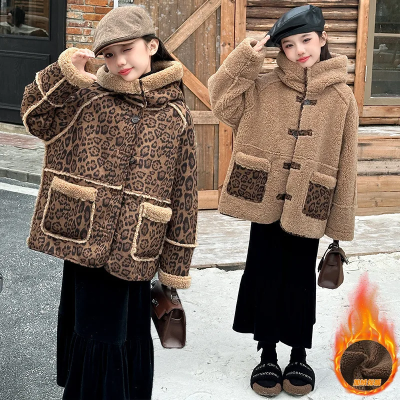 Girls' Winter Coat 2024 New Korean Version Children's Double-sided Leopard Print Fur Integrated Velvet Thick Coat
Girls' Winter Coat 2024 New Korean Version Children's Double-sided Leopard Print Fur Integrated Velvet Thick Coat