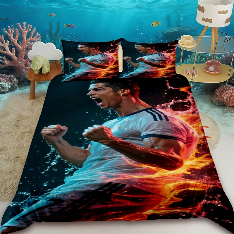 Пододеяльник с изображением футбольной звезды Криштиану Роналду. Мягкие и комфортные, доступны в односпальных и двуспальных размерах для спальни.
Пододеяльник с изображением футбольной звезды Криштиану Роналду. Мягкие и комфортные, доступны в односпальных и двуспальных размерах для спальни.