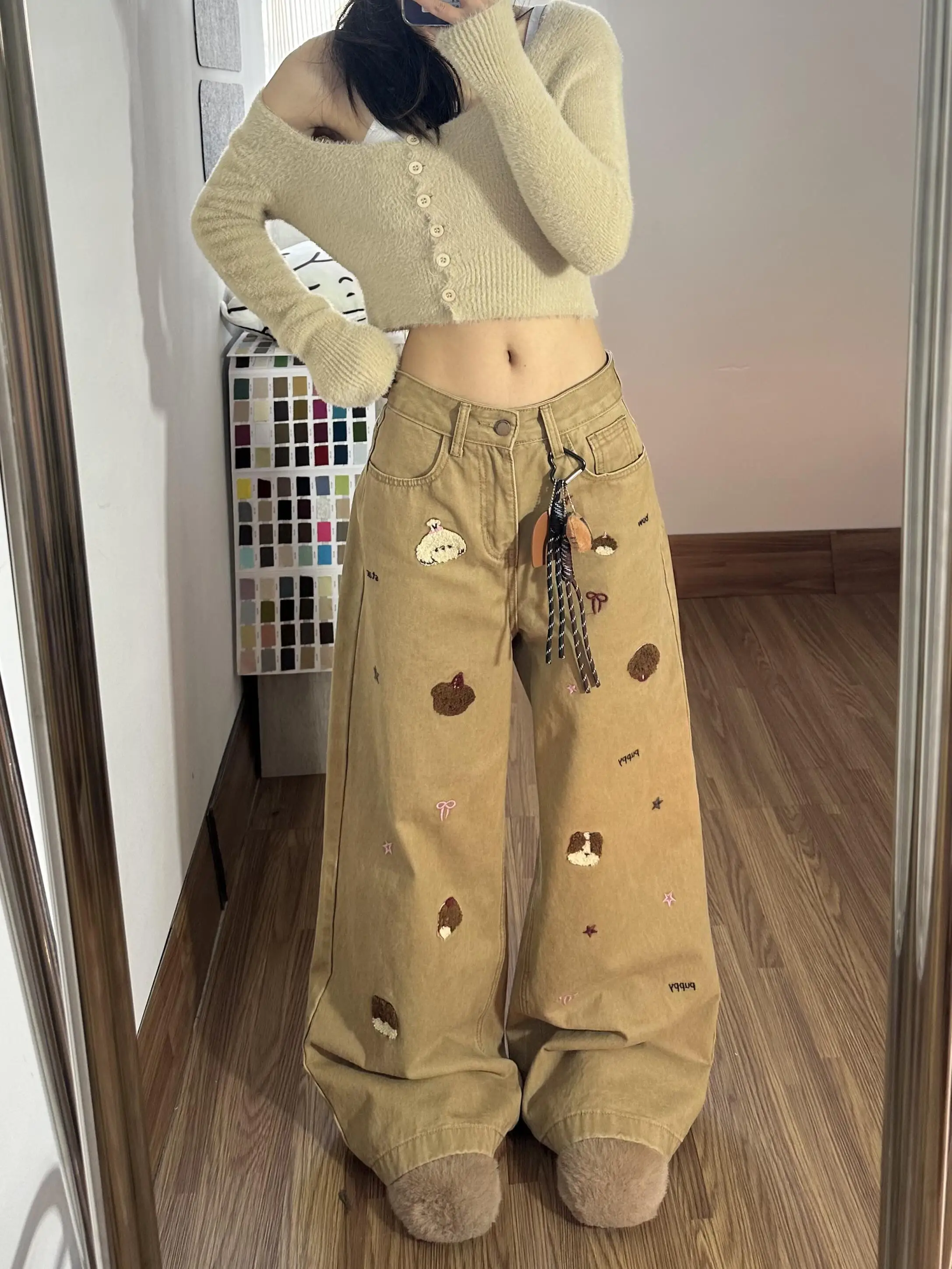 Retro Lazy Khaki Embroidered Dog Casual Wide Leg Jeans High Waist Loose Fit Versatile Comfortable Women's Design Sensation
Retro Lazy Khaki Embroidered Dog Casual Wide Leg Jeans High Waist Loose Fit Versatile Comfortable Women's Design Sensation